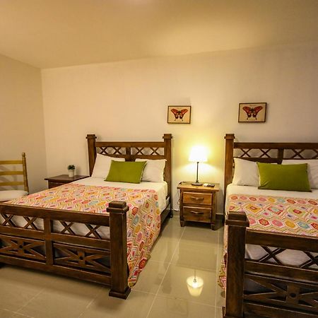 Deluxe Suites Guacamayos - Eco-Lodge & Swimming Pool Bonao Kültér fotó