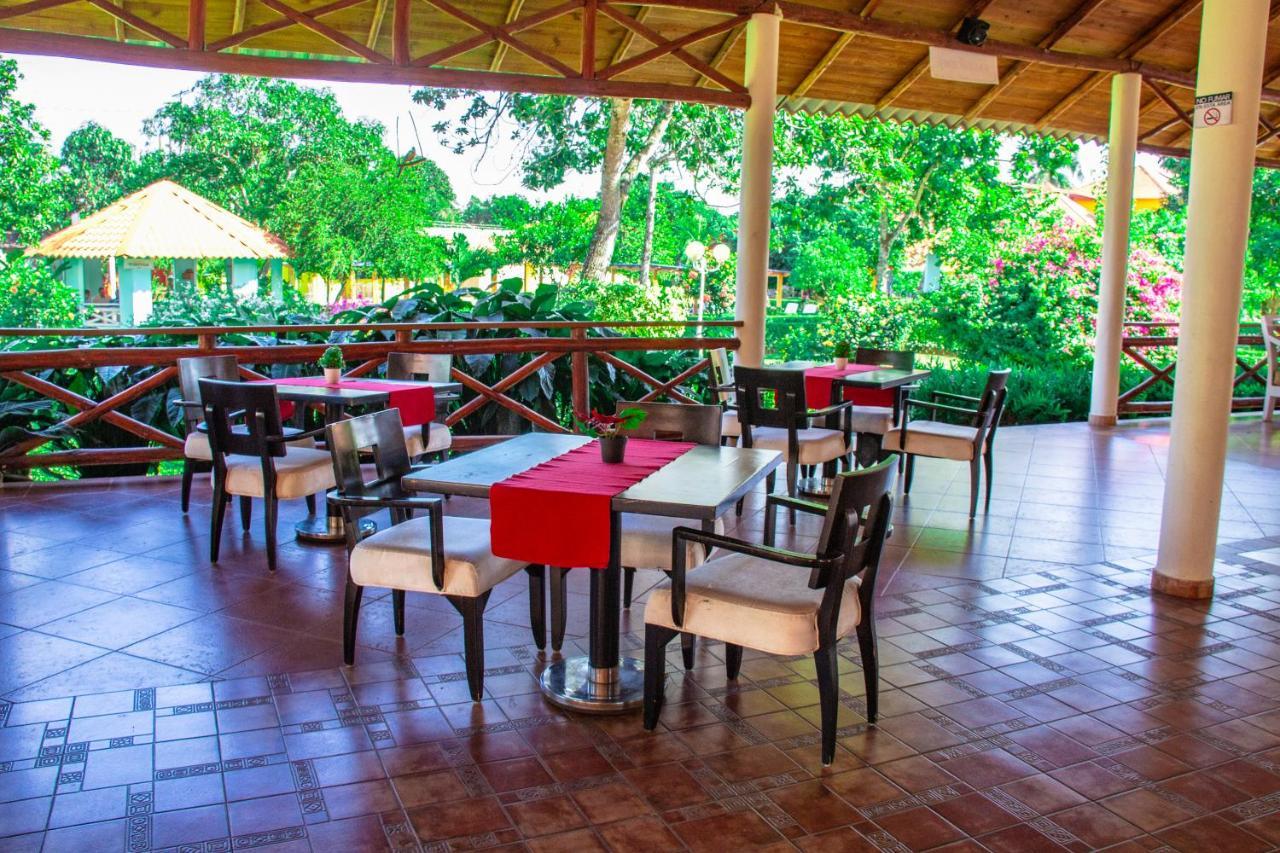 Deluxe Suites Guacamayos - Eco-Lodge & Swimming Pool Bonao Kültér fotó