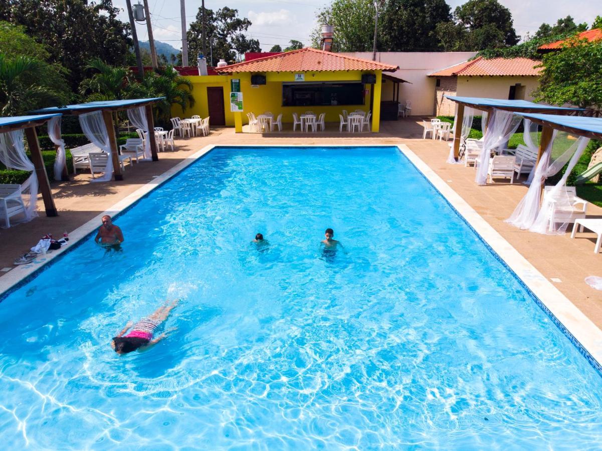 Deluxe Suites Guacamayos - Eco-Lodge & Swimming Pool Bonao Kültér fotó