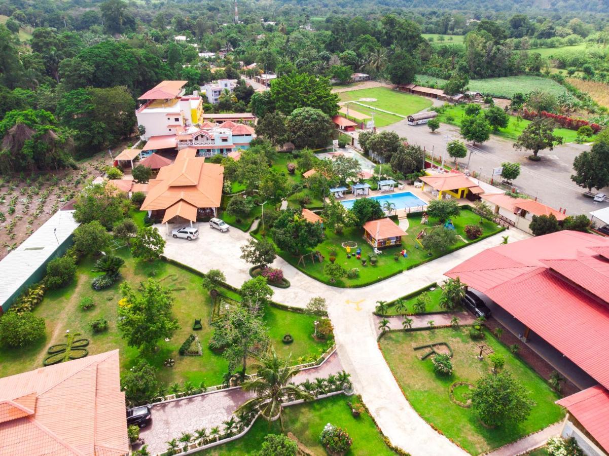 Deluxe Suites Guacamayos - Eco-Lodge & Swimming Pool Bonao Kültér fotó