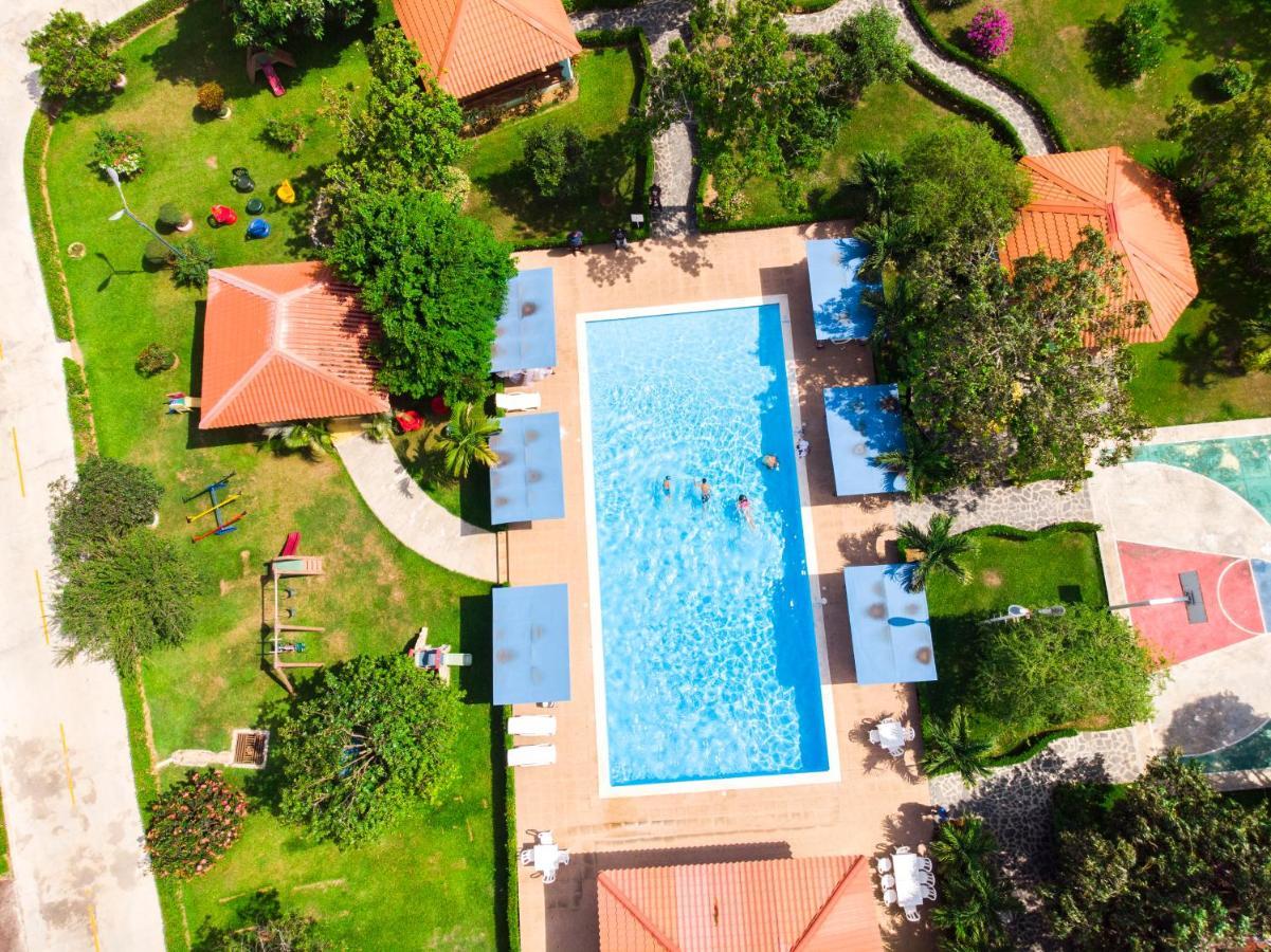 Deluxe Suites Guacamayos - Eco-Lodge & Swimming Pool Bonao Kültér fotó